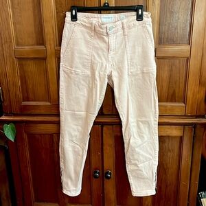Lucky Brand light pink taper ankle jeans
Size 10/30 with zippers on the cuffs